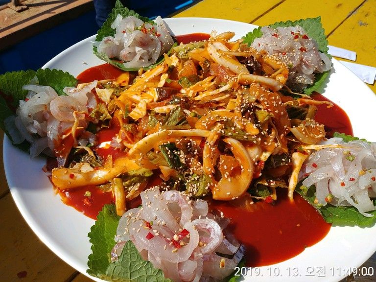 정말 맛있어요~몸만 오셔서 즐기는 생활낚시의~진수 너무 재미나요~통영스피드배낚시로 오세요~~~