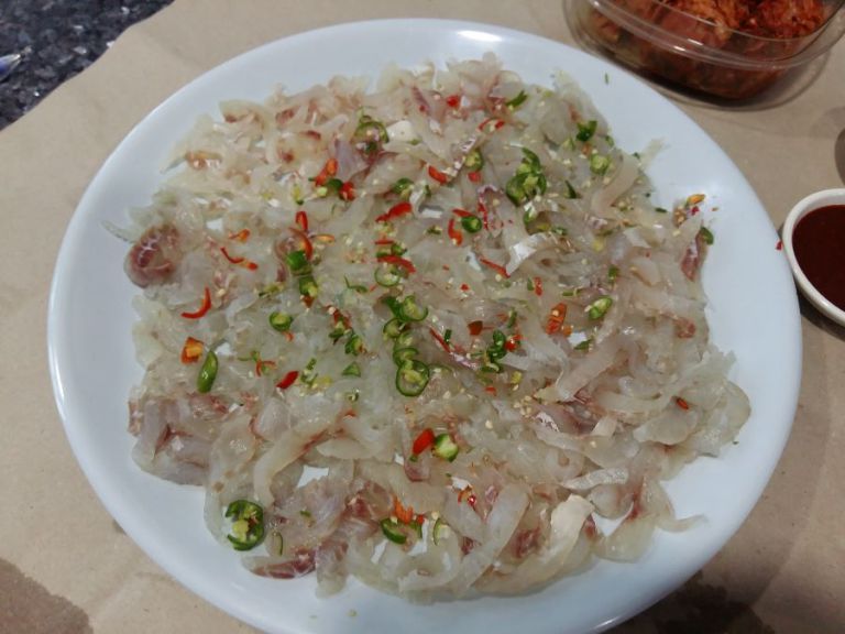 감성돔 회가 맛이 직이주네예
